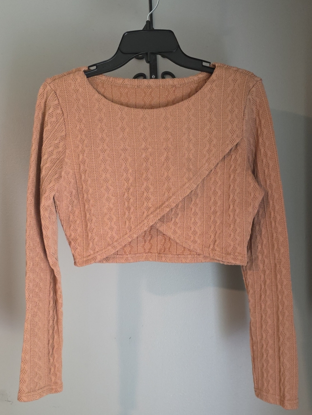 Women’s Cropped Knit Long-Sleeve Top Size Medium